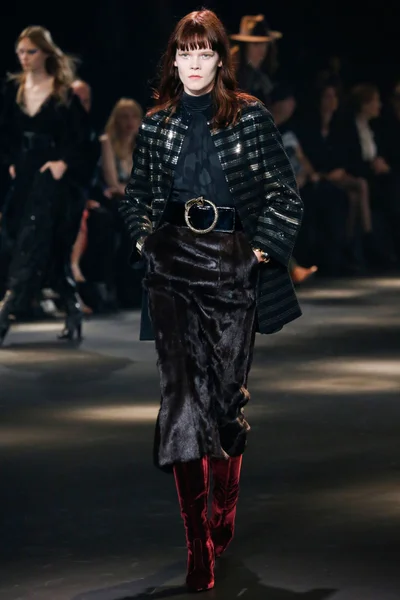Look 44